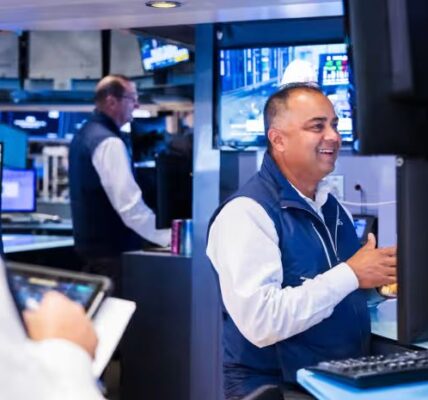 Commodities vs Bitcoin 2025 market trends showing gold, silver, copper and Bitcoin prices