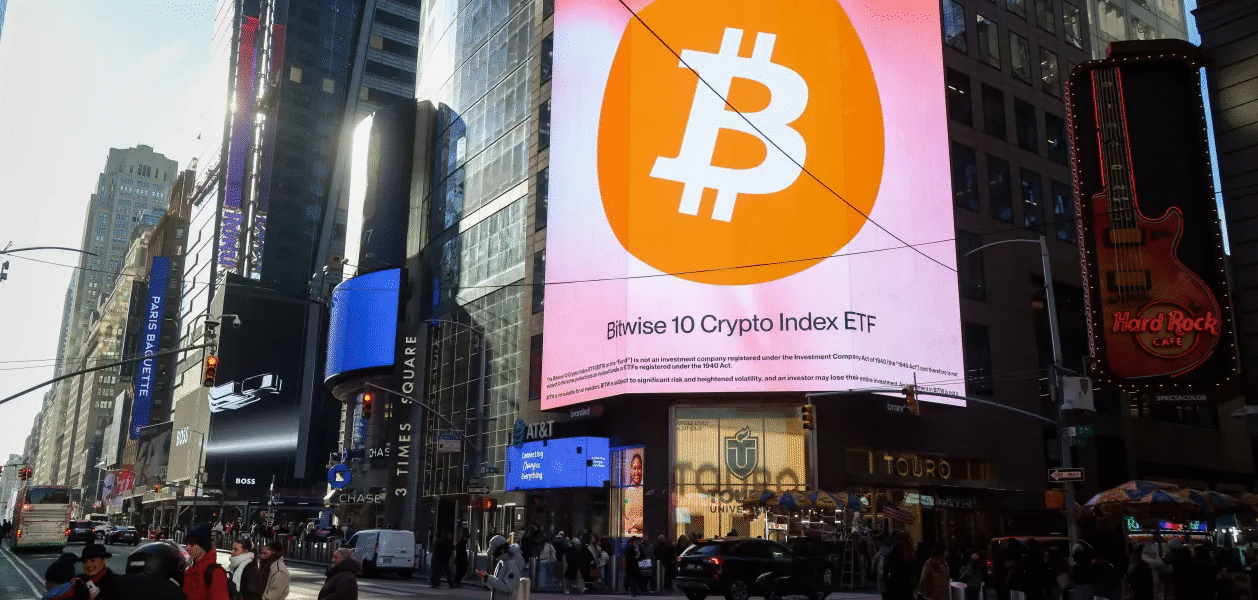 Graph showing Bitcoin ETF inflows and outflows during 2026 price volatility